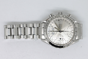 OMEGA オメガ スピードマスターのベルト修理とオーバーホール修理・料金の紹介です。