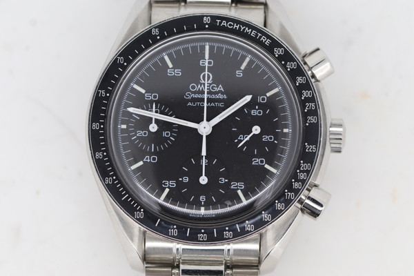 オメガ スピードマスターの分解調整と研磨仕上げの修理　料金の紹介