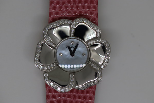 シャネル　カメリア　オーダーベルト作製　料金のご紹介