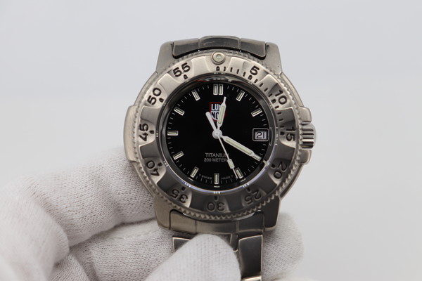 ルミノックス　ベルト修理　料金のご紹介